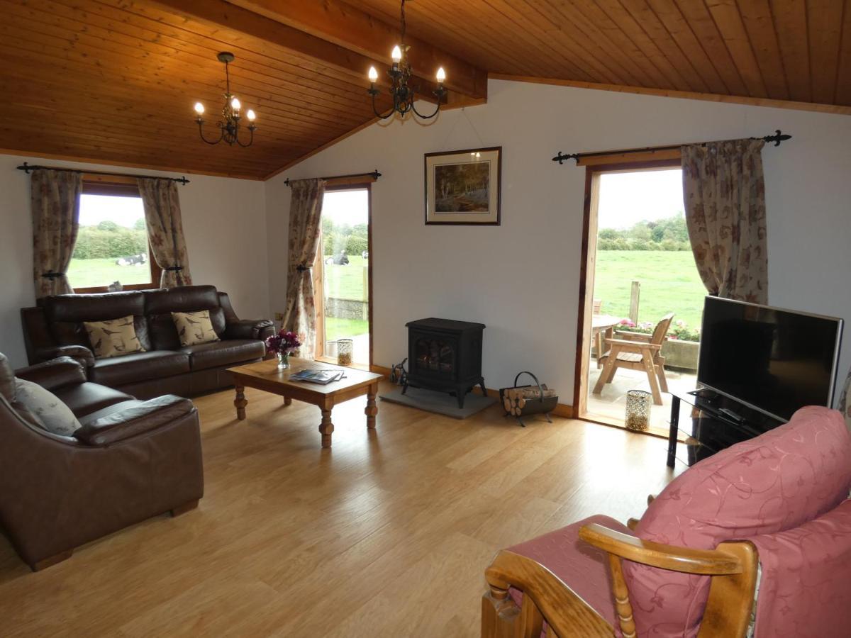 Chestnut Lodge Pilling Bagian luar foto