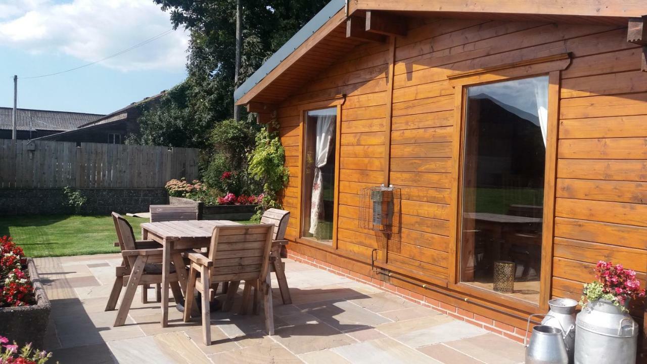 Chestnut Lodge Pilling Bagian luar foto